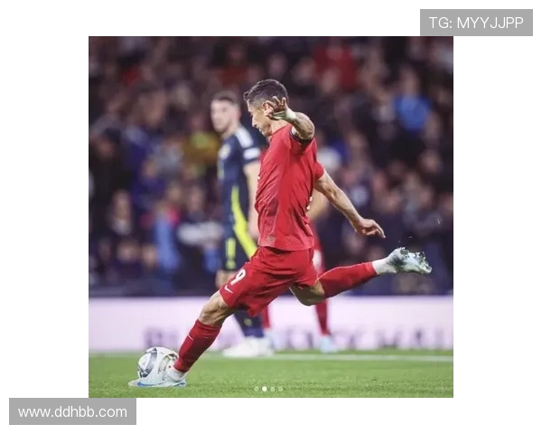 世体：弗里克对法蒂采取谨慎态度，他不会参加对赫罗纳的比赛